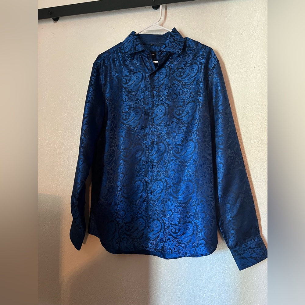 Men’s blue dress shirt